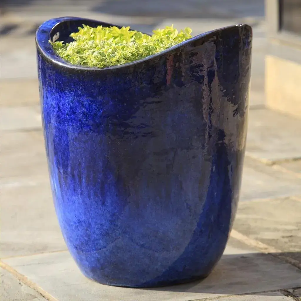 Pot dan Planter Taman Minimalis