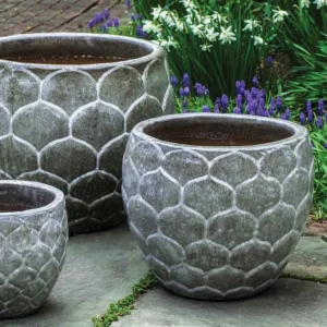 Pot dan Planter Taman Minimalis